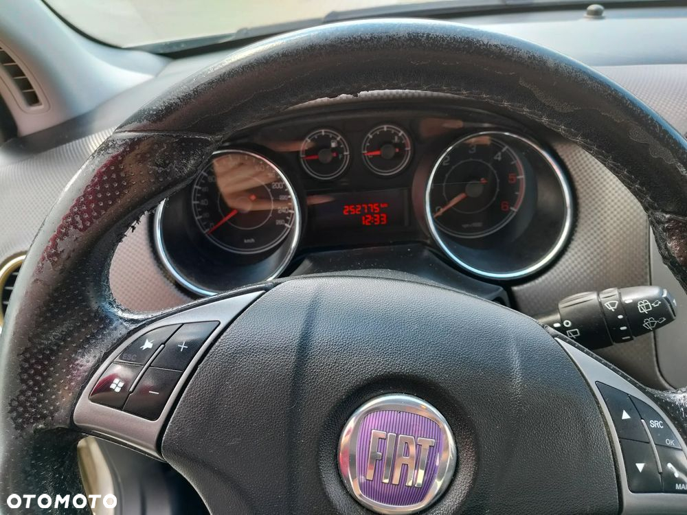Fiat Bravo 1.9 Multijet Emotion - 23