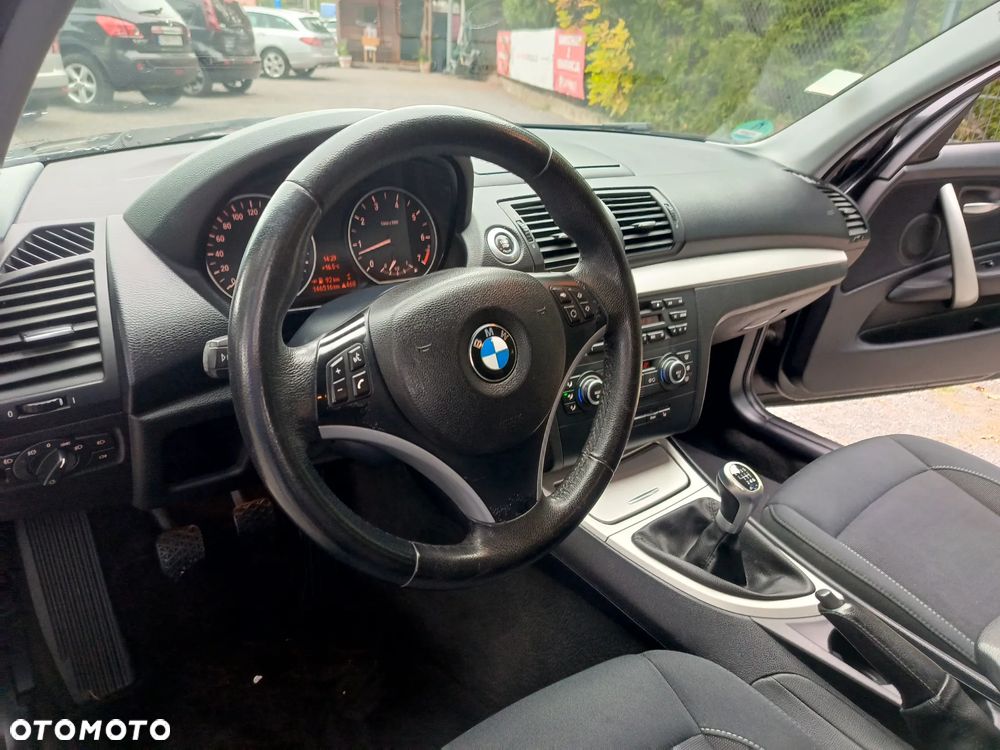 BMW Seria 1 118i - 26