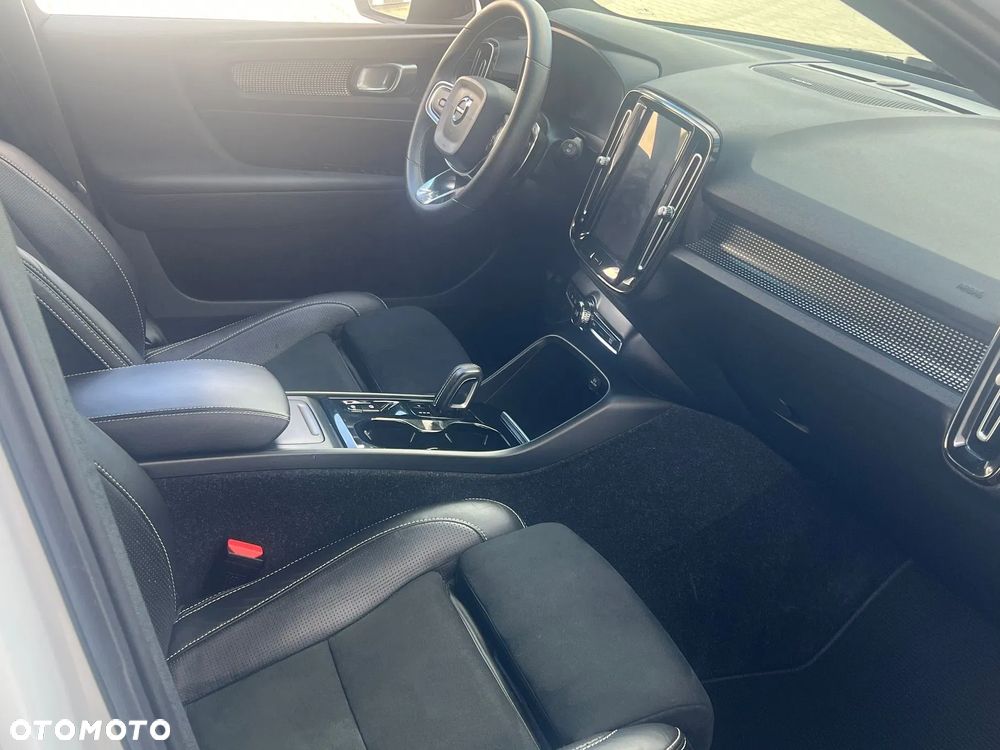 Volvo XC 40 T4 AWD Geartronic R-Design - 24
