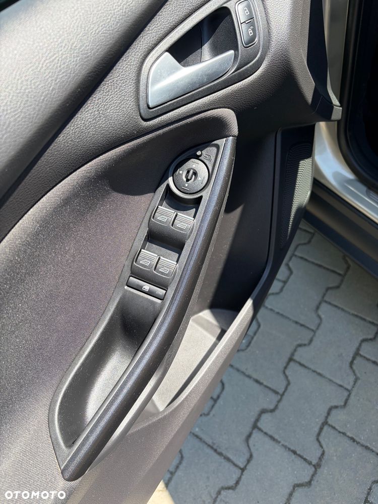 Ford Focus - 22
