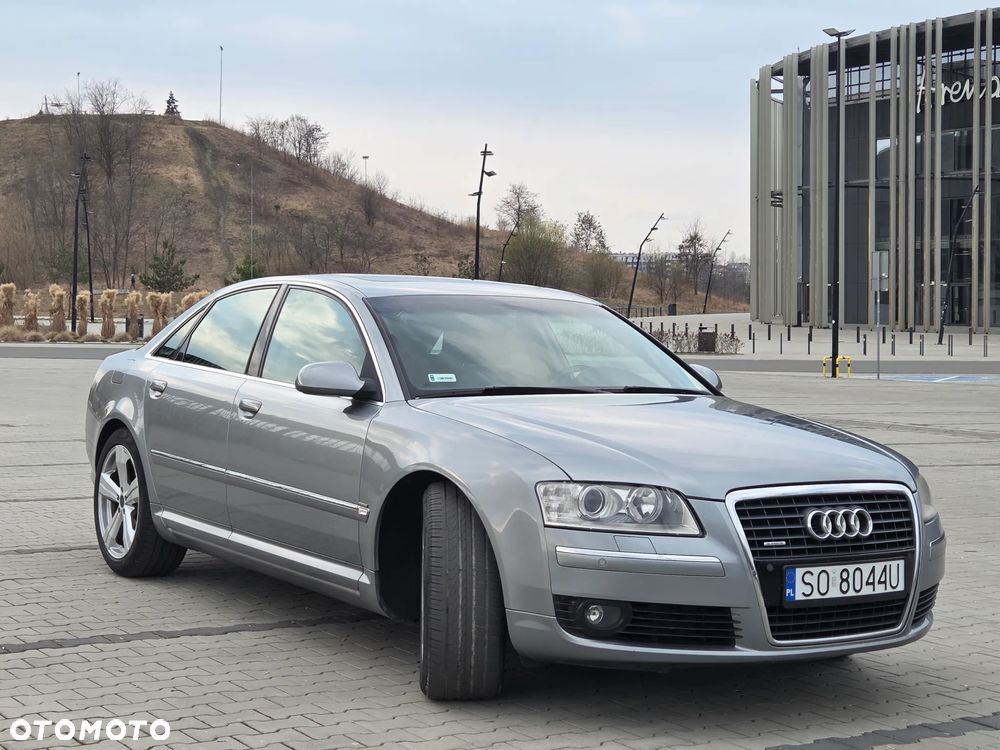 Audi A8 - 4