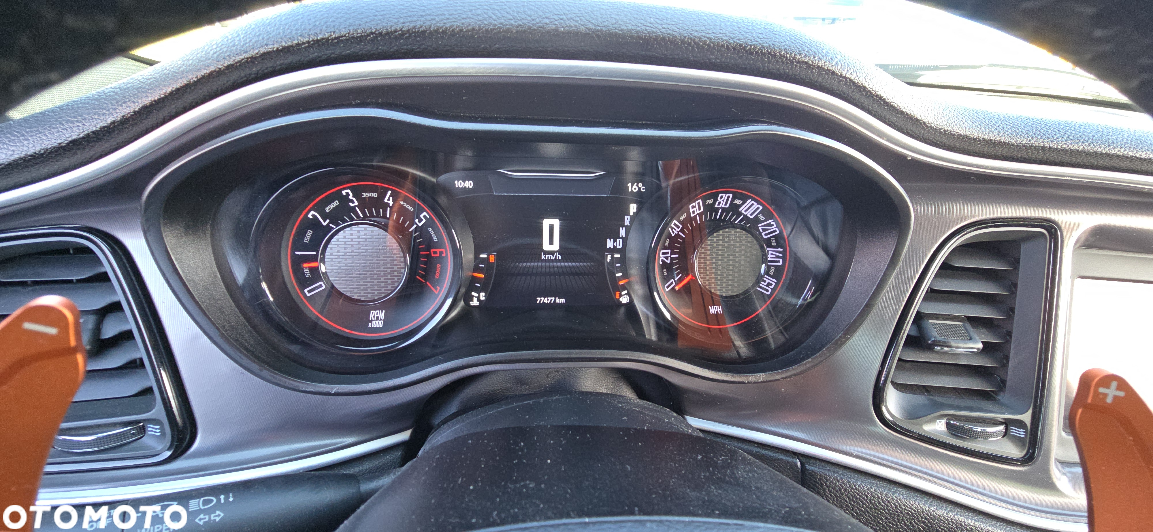 Dodge Challenger 5.7 R/T - 18