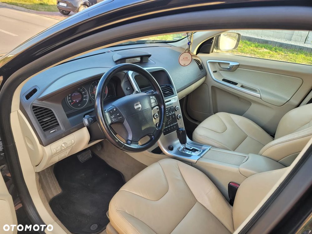 Volvo XC 60 2.4D AWD Momentum - 10
