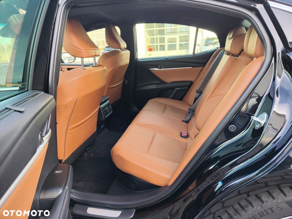 Toyota Camry - 14
