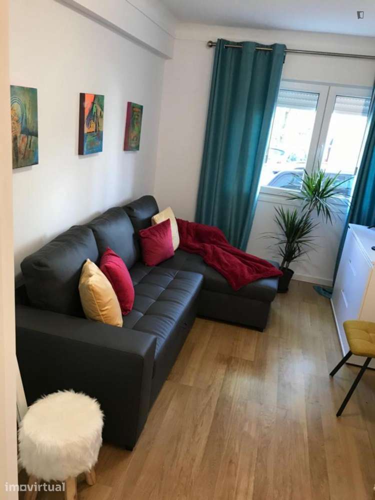 Apartamento com 2 quartos - localizado em Benfica Lisbon - Grande imagem: 2/25