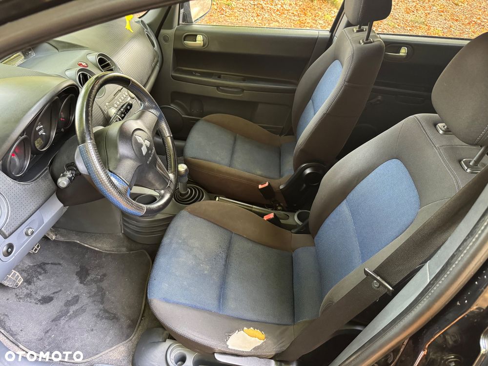 Mitsubishi Colt - 12