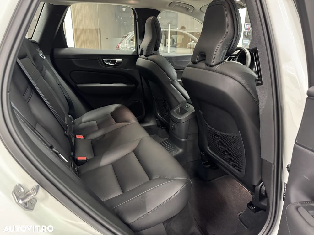 Volvo XC 60 T6 AWD Recharge Geartronic Inscription - 10