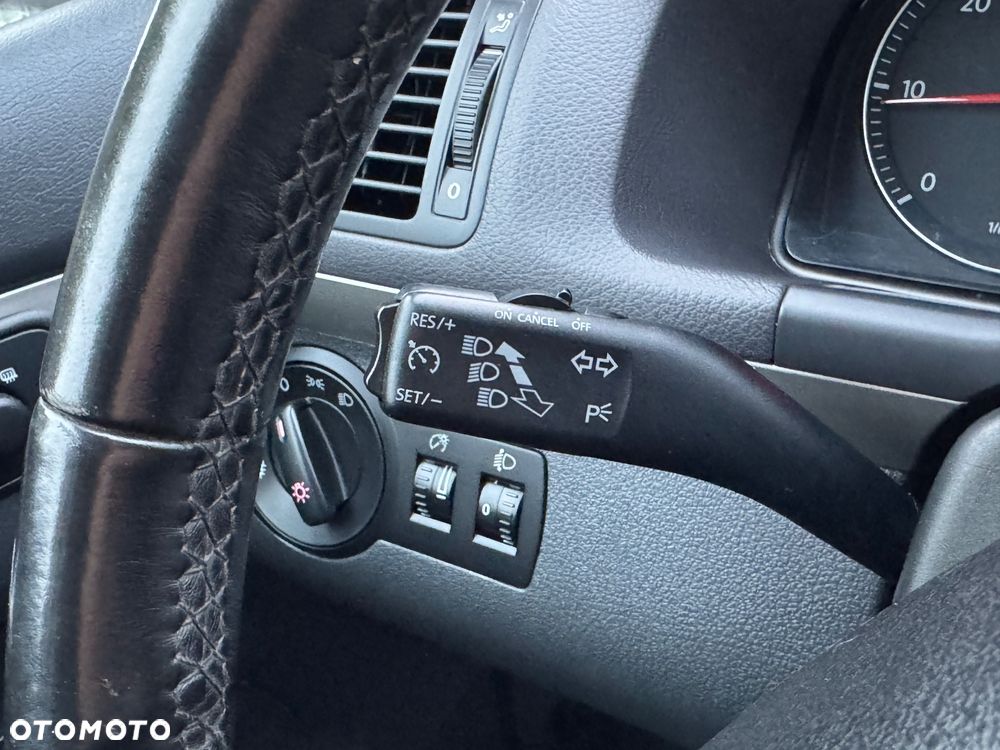 Volkswagen Touran 2.0 TDI Freestyle - 27