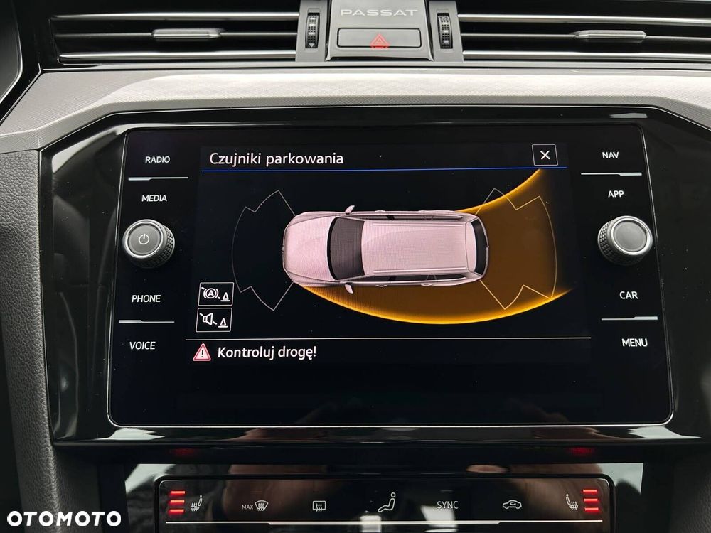 Volkswagen Passat - 30