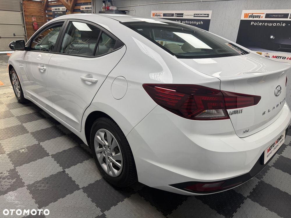 Hyundai Elantra - 17