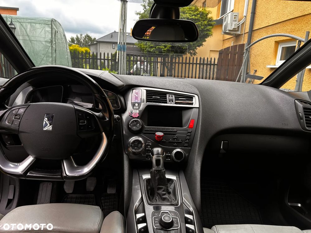 Citroën DS5 HDi 165 SoChic - 13