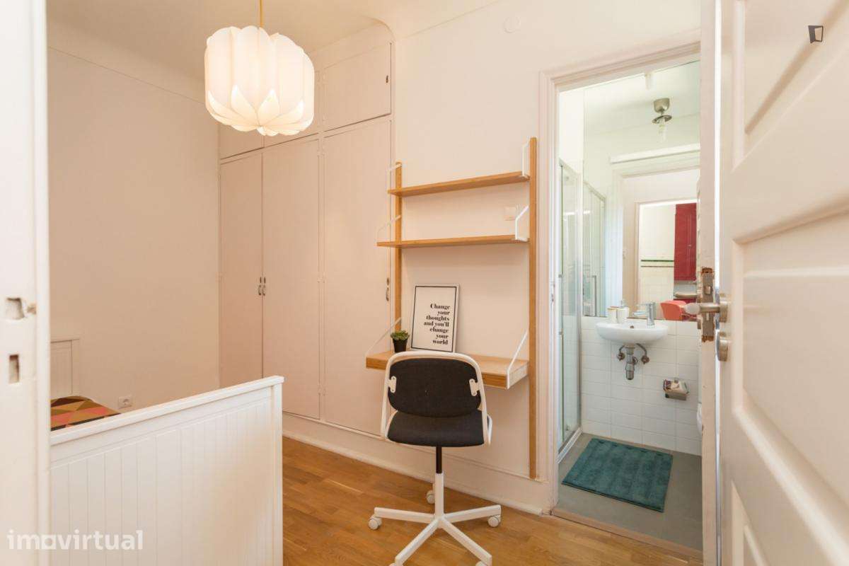 Quarto - localizado em Roma-Areeiro Lisbon - Grande imagem: 3/18