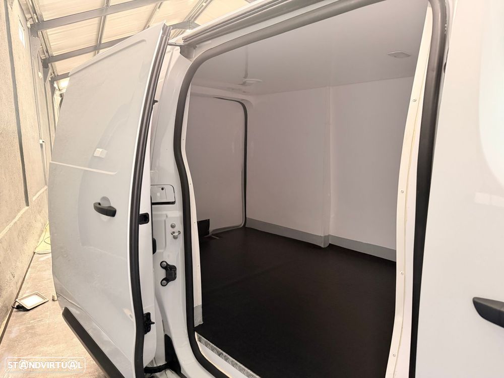 Opel Vivaro Outro - 26