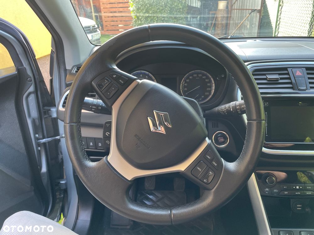 Suzuki SX4 S-Cross 1.0 T Premium - 17