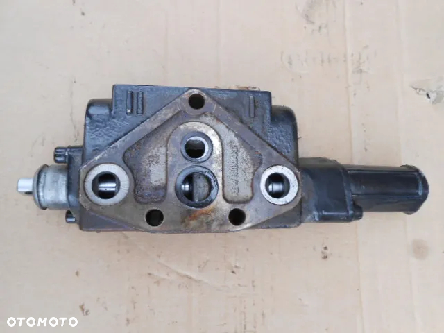 Rozdzielacz blok zaworowy sekcja zawór Case New Holland TM140 - 4
