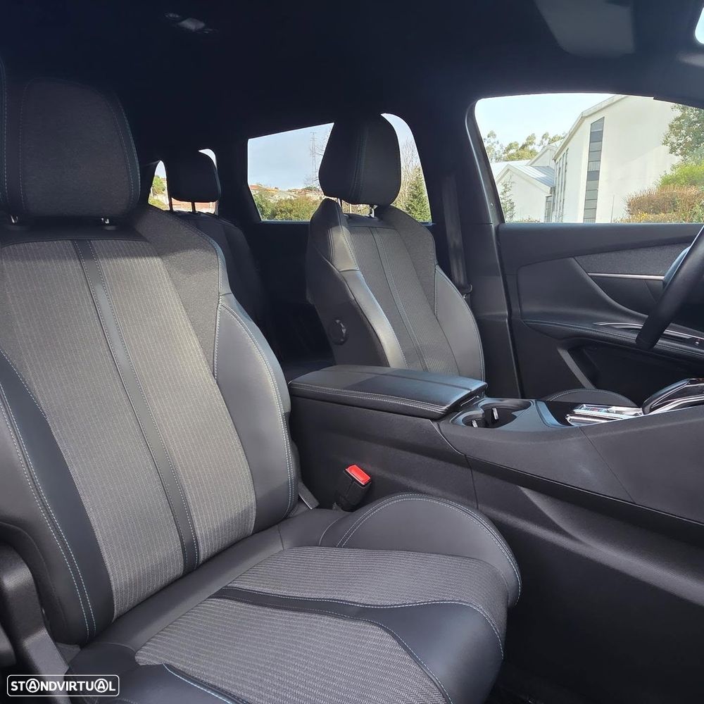 Peugeot 5008 PureTech 130 EAT8 Stop & Start Allure Pack - 4