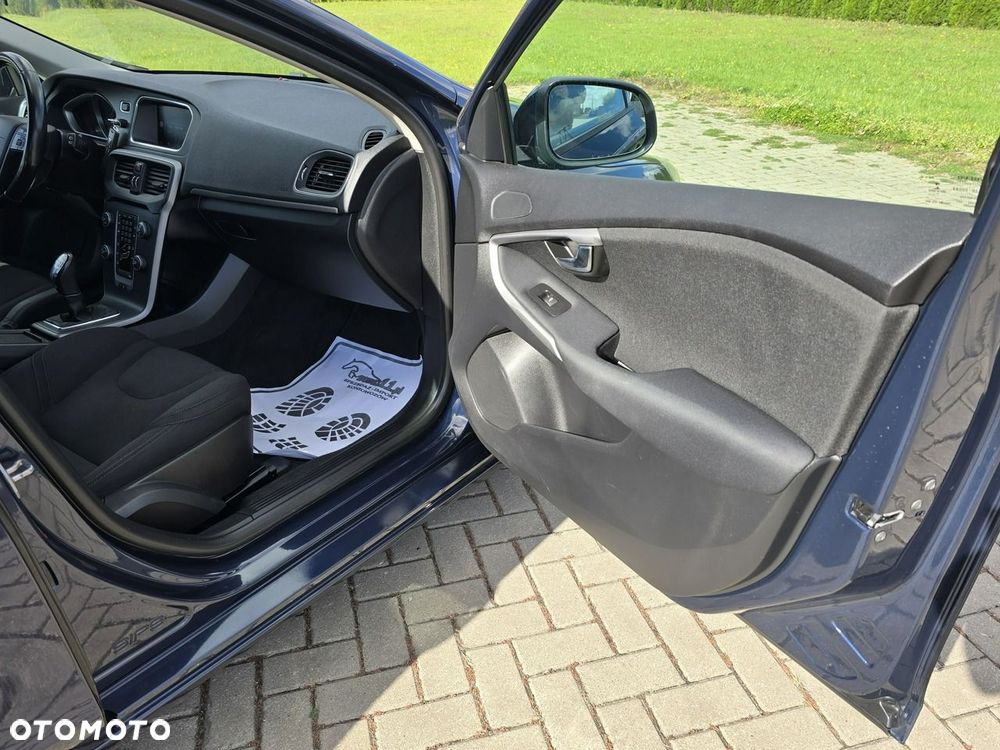 Volvo V40 - 23
