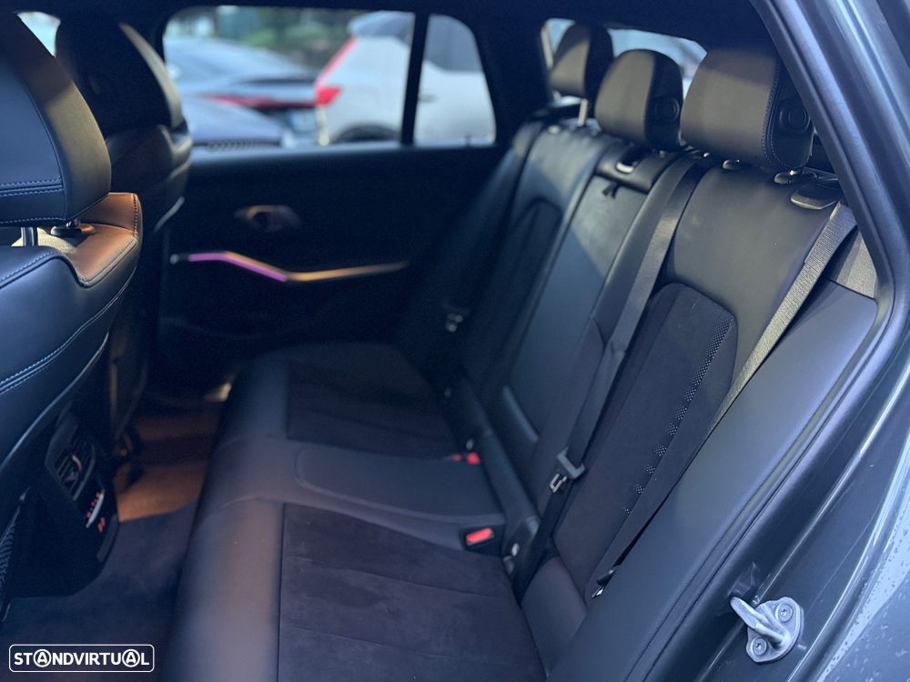 BMW 318 d Pack M Auto - 14