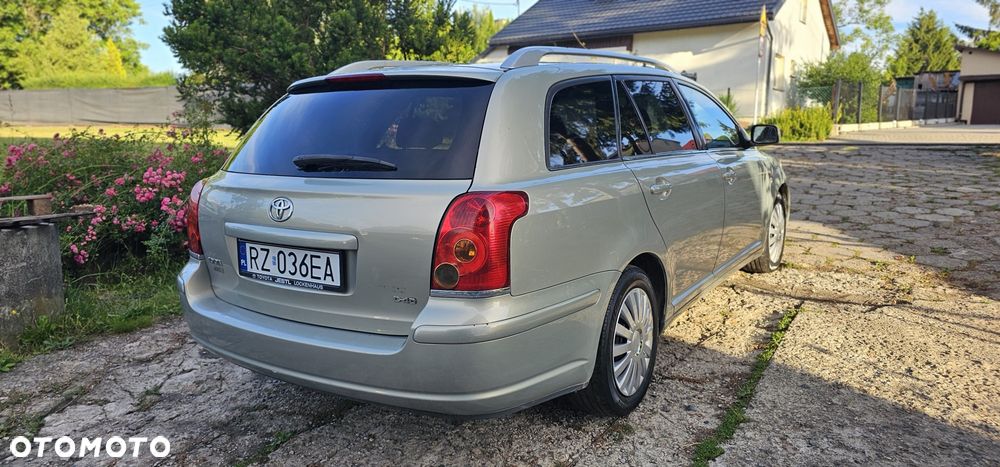 Toyota Avensis - 7
