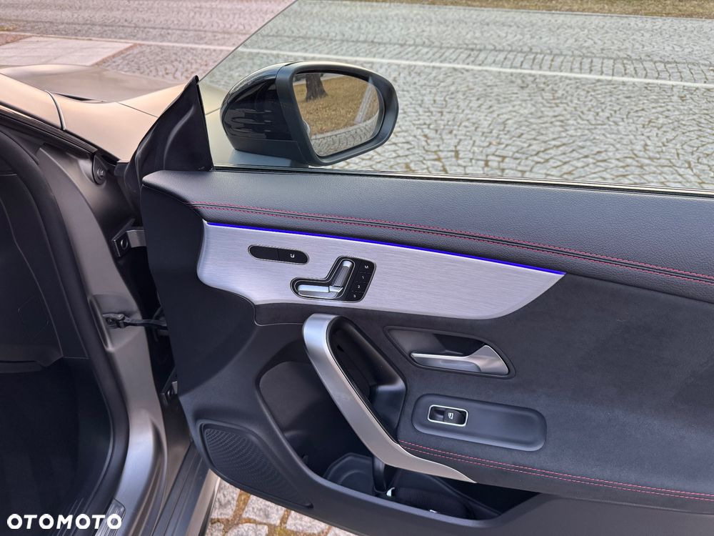 Mercedes-Benz CLA - 25