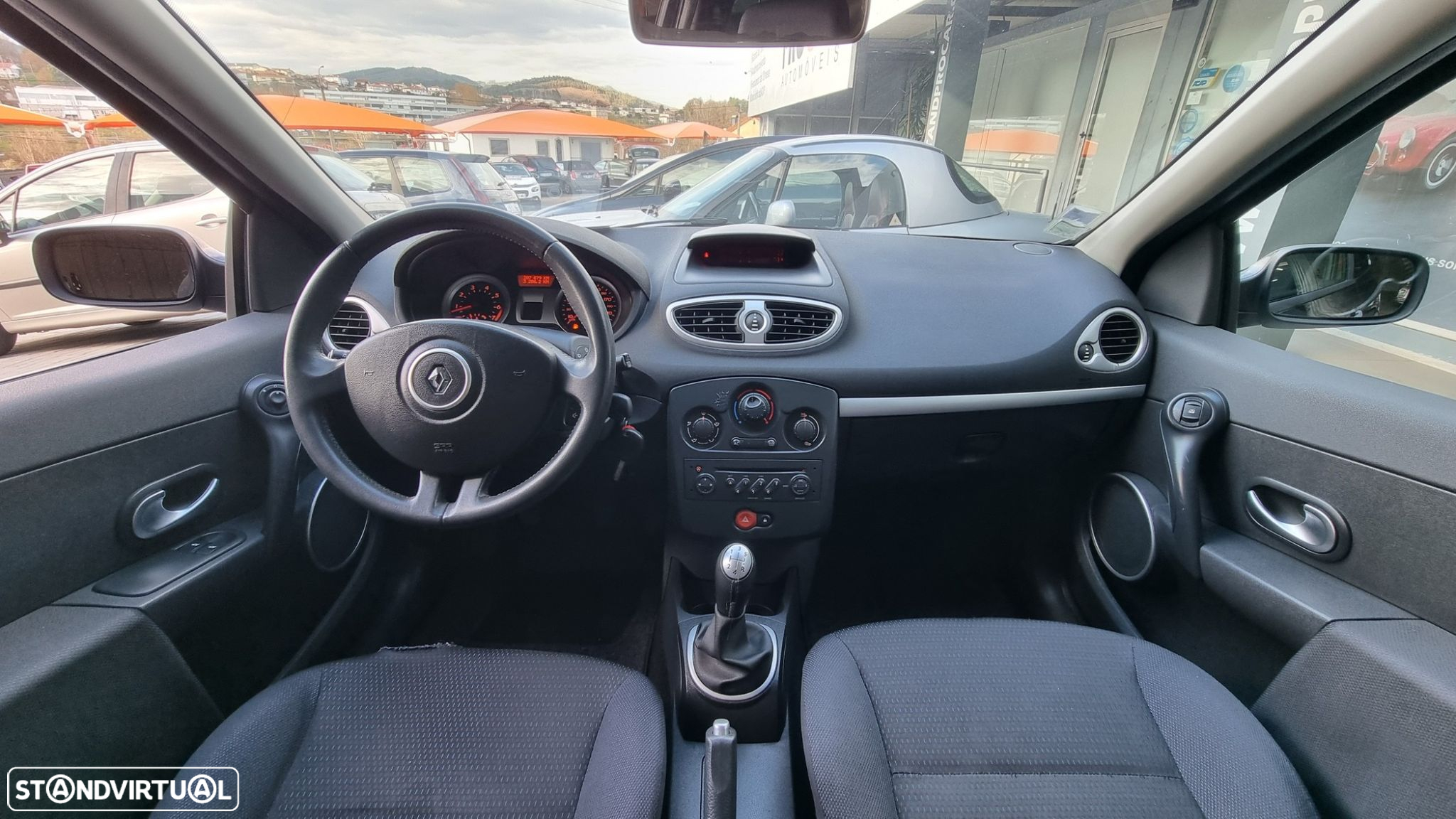 Renault Clio 1.2 16V Confort - 4