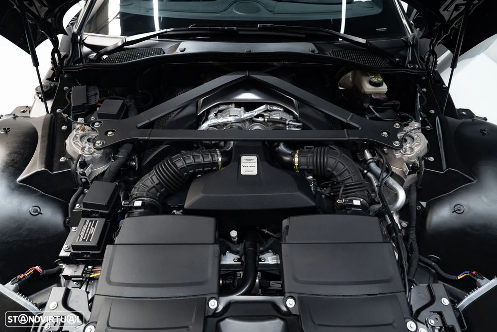 Aston Martin Vantage Coupe V8 - 9