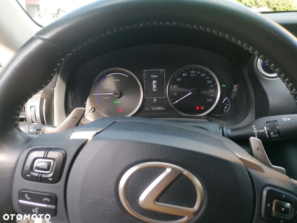 Lexus IS 300h Elegance - 10