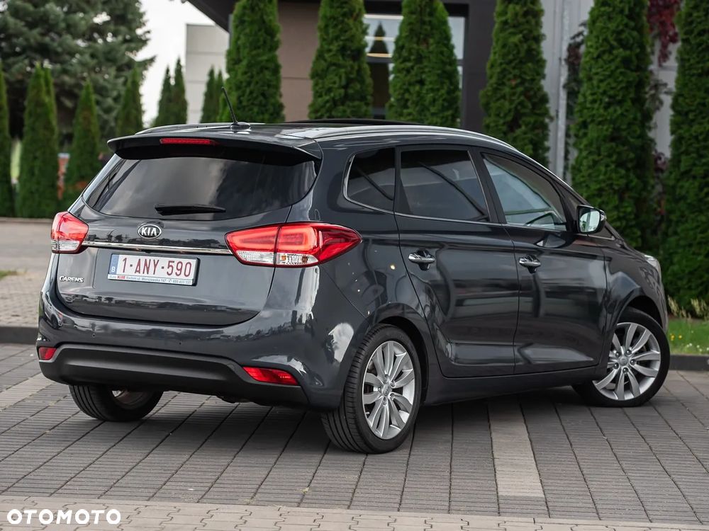 Kia Carens - 13