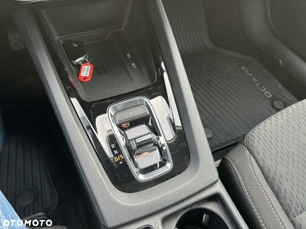 Skoda Octavia 2.0 TDI Style DSG - 13