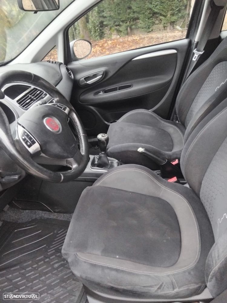 Fiat Punto 1.3 M-Jet Lounge S&S - 7