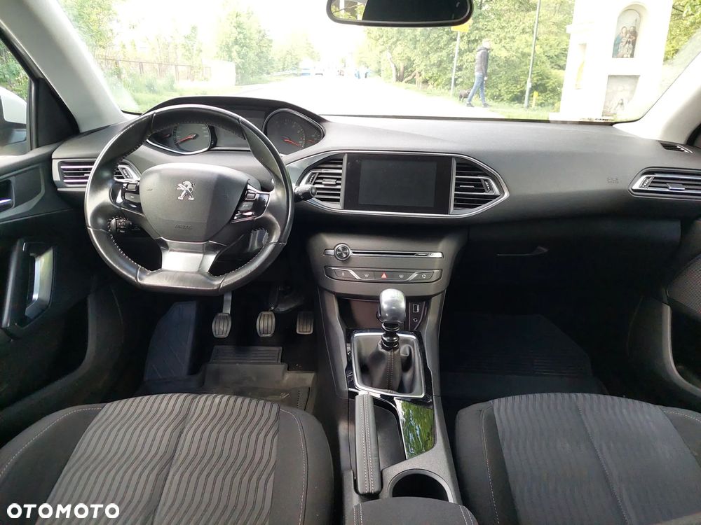 Peugeot 308 1.6 THP Allure - 17