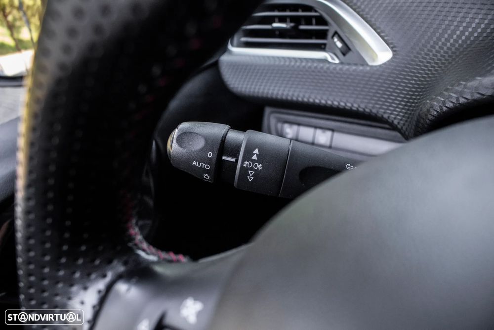 Peugeot 2008 PureTech 110 Stop&Start Allure - 16