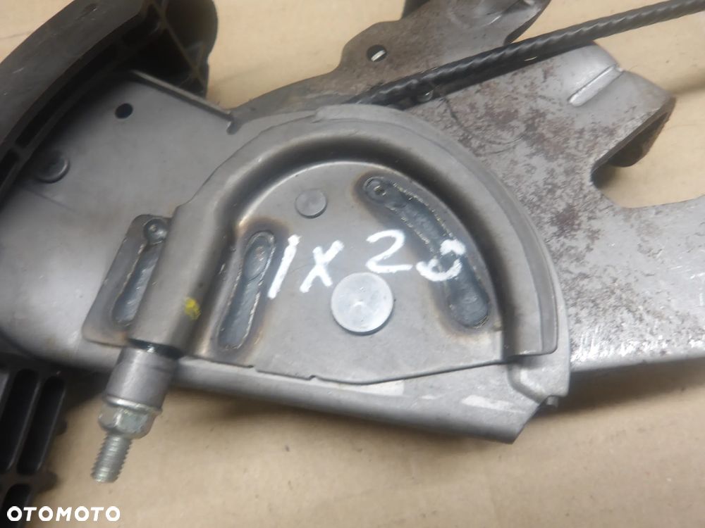 HYUNDAI IX20 1.4D DŹWIGNIA HAMULCA RĘCZNEGO - 2