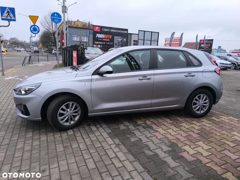 Hyundai i30 1.5 DPI Classic + - 6