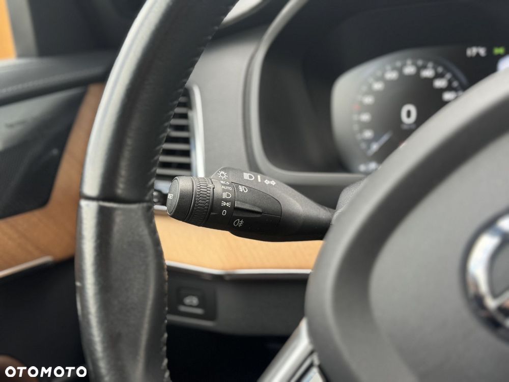 Volvo XC 90 - 24