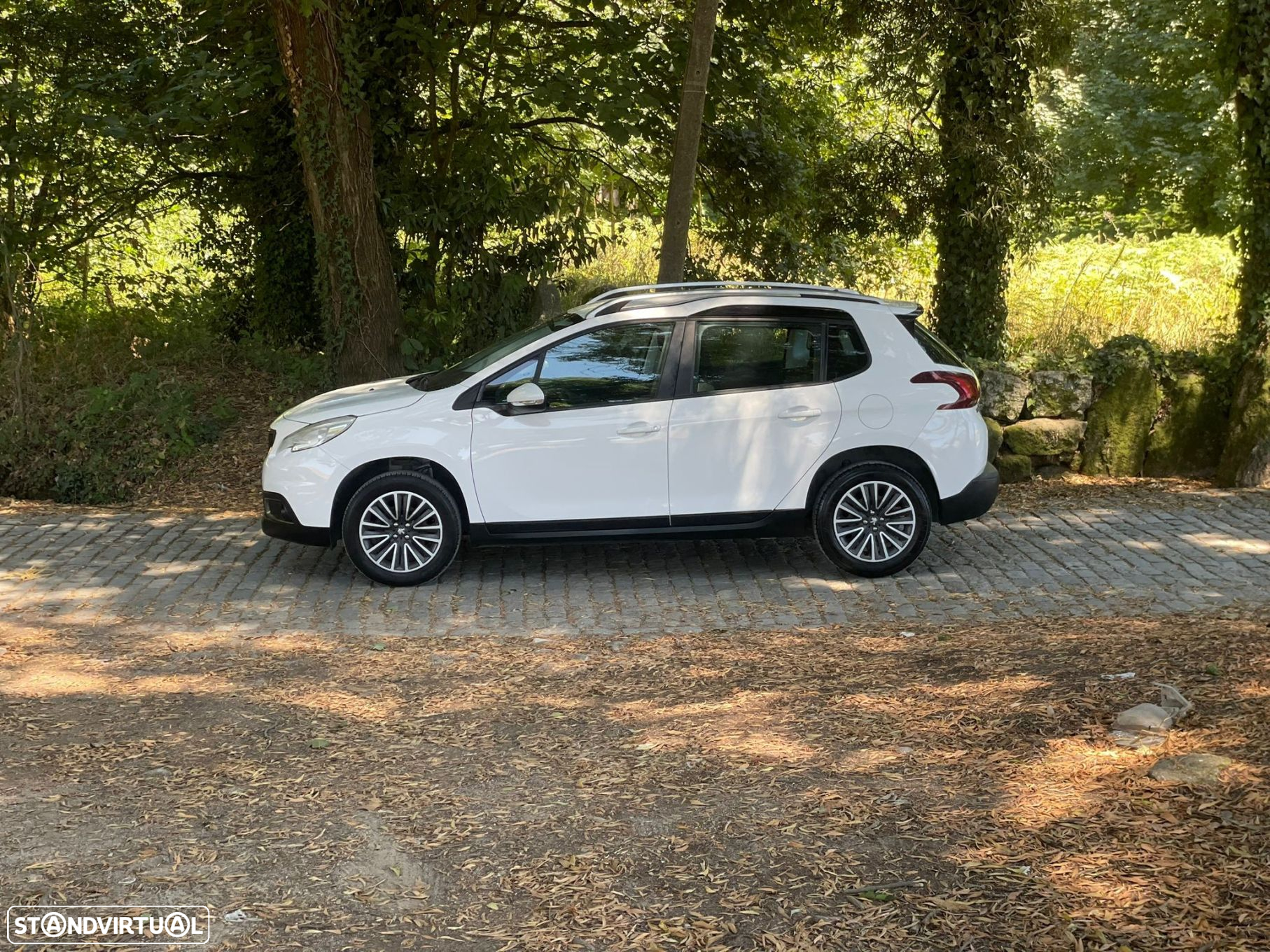 Peugeot 2008 1.2 PureTech Allure - 7