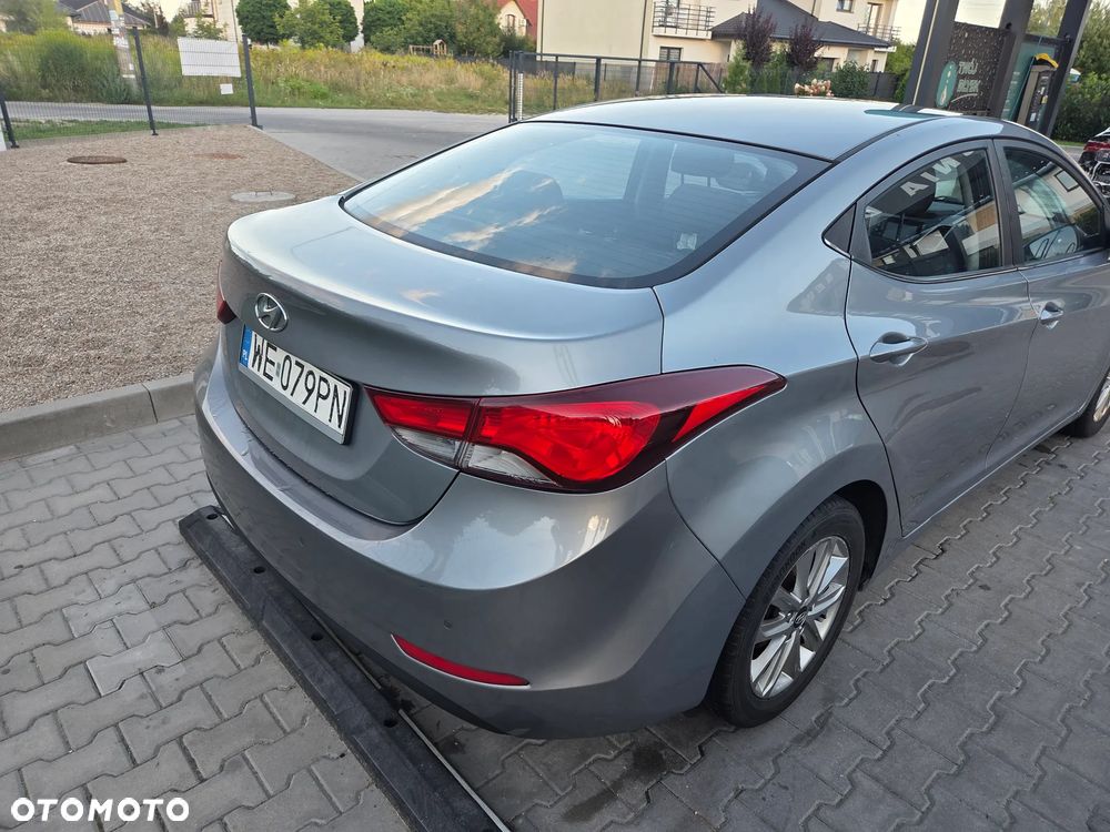 Hyundai Elantra 1.6 Comfort - 5