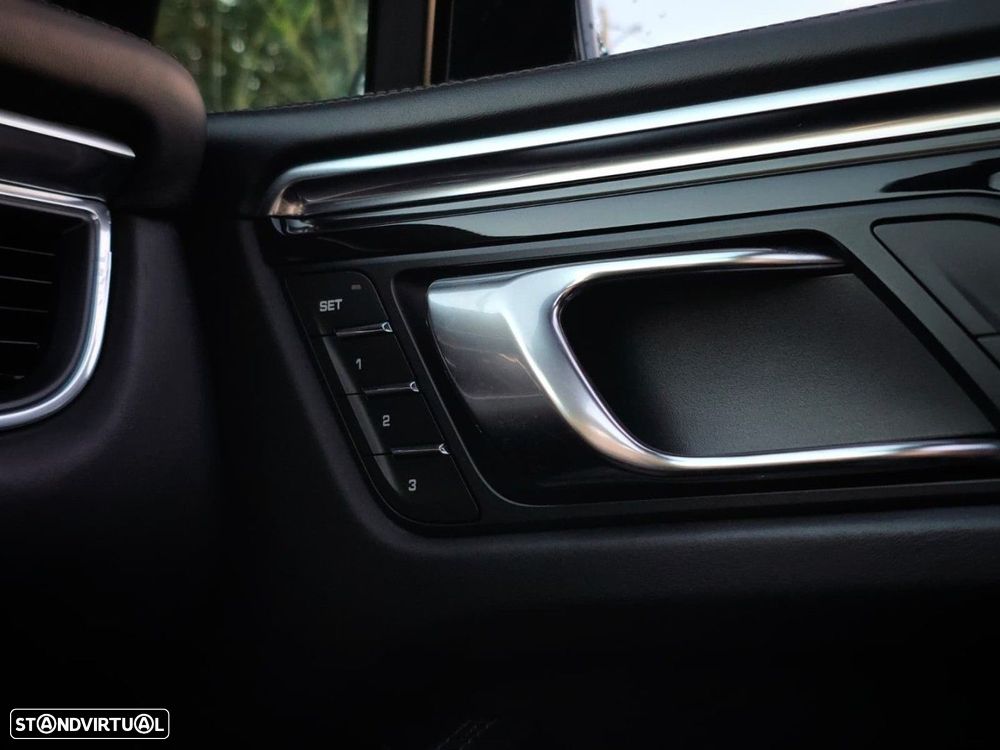 Porsche Macan Turbo PDK - 38