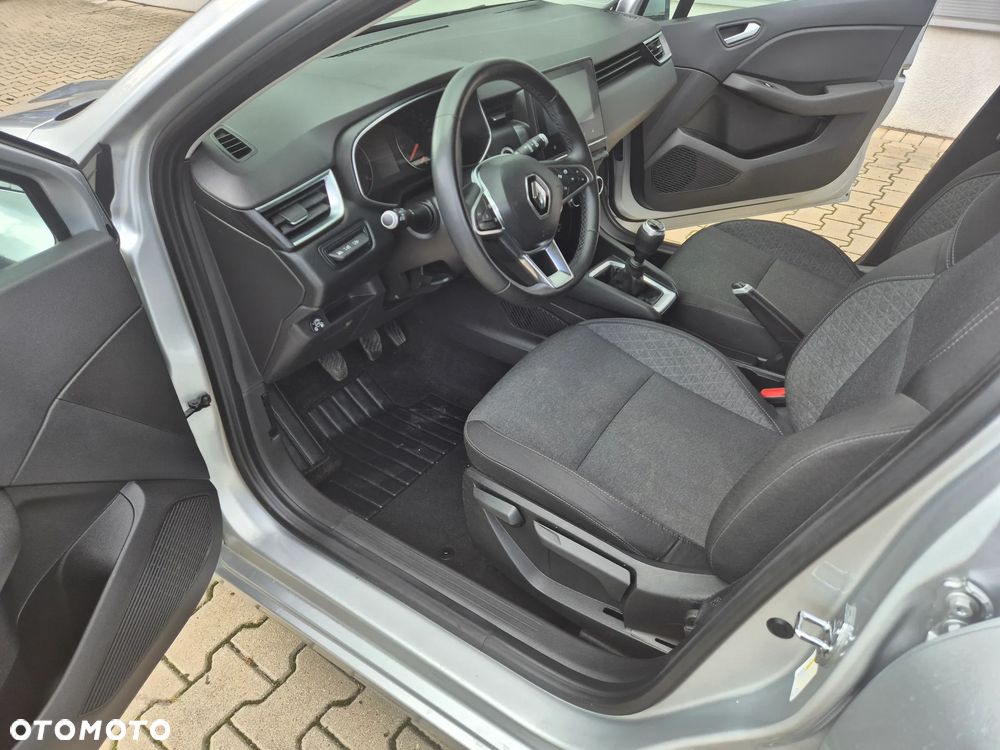 Renault Clio - 10