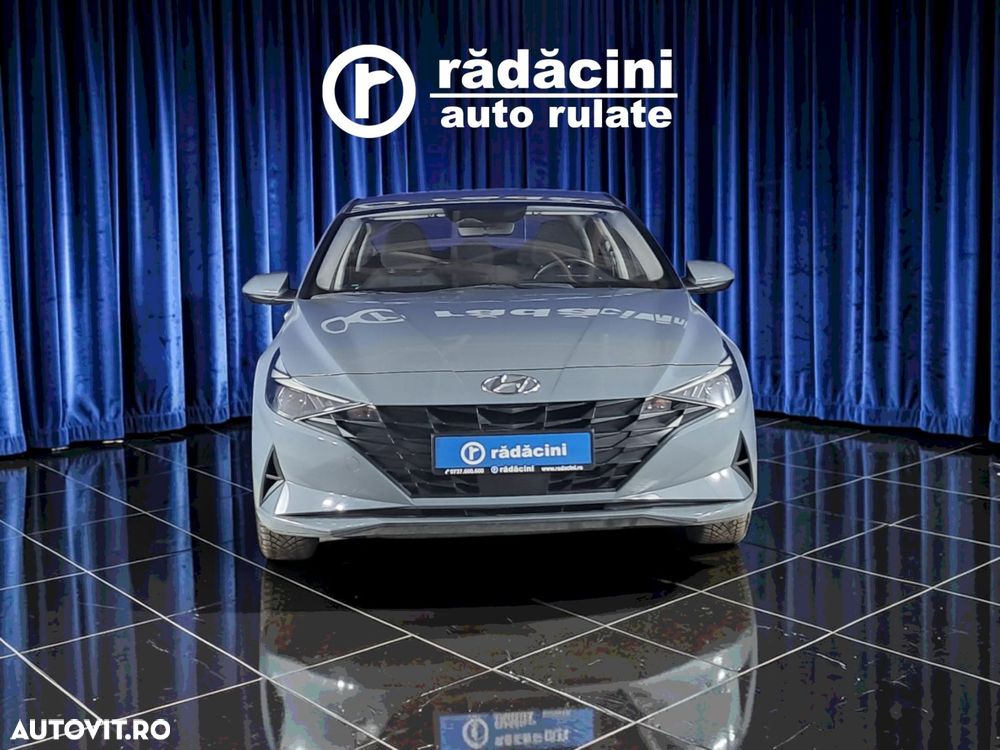Hyundai Elantra - 3