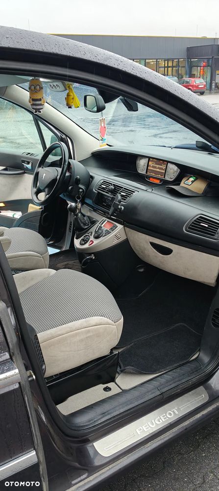 Peugeot 807 HDi 135 Premium - 8
