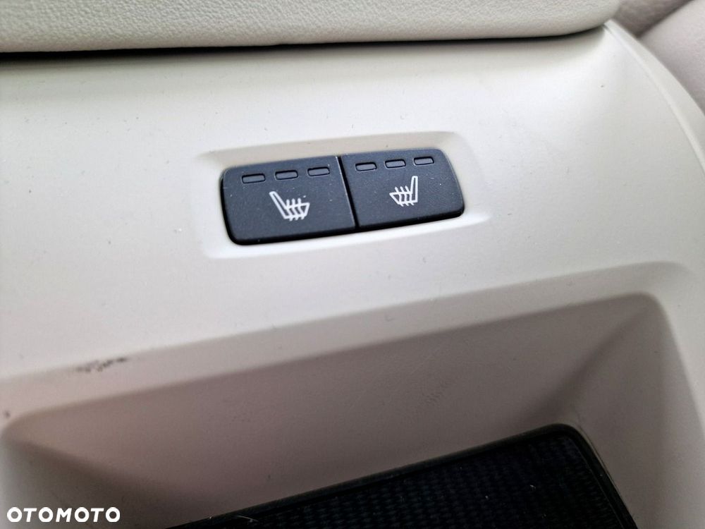 Volvo XC 60 T6 Plug-In Hybrid AWD Ultra Dark - 20