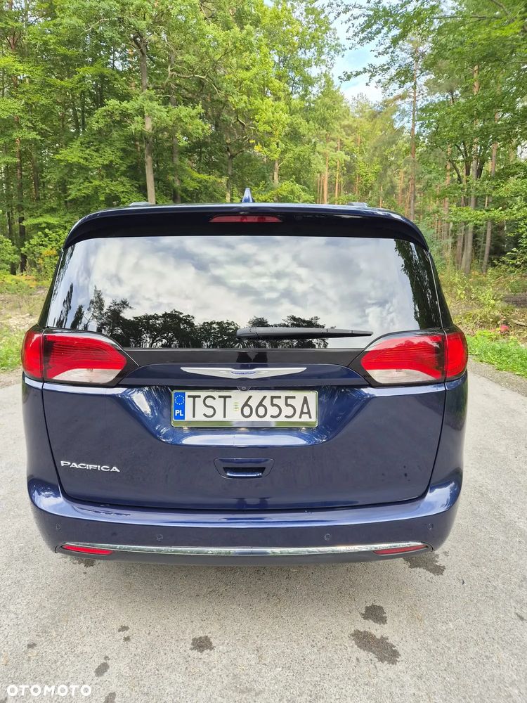 Chrysler Pacifica - 12
