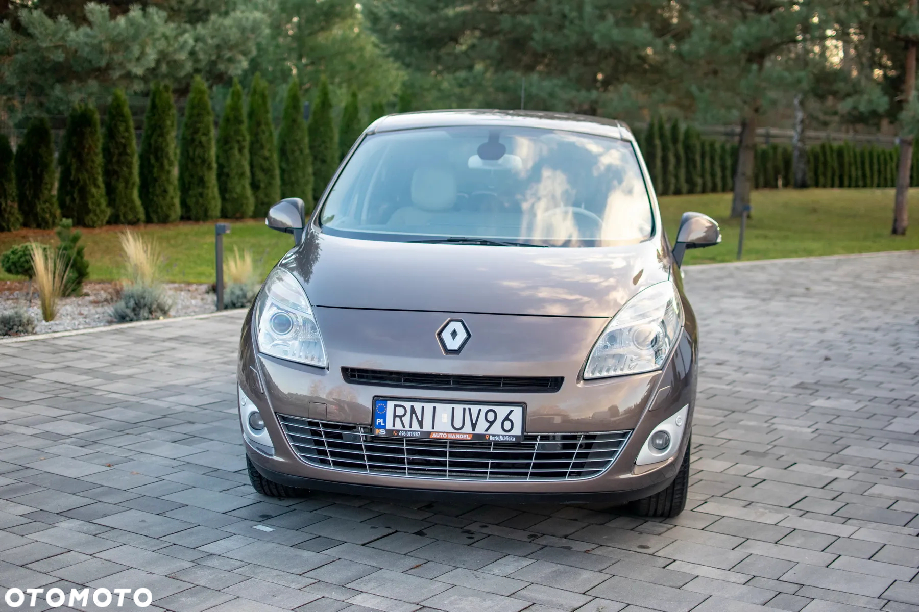 Renault Grand Scenic - 11