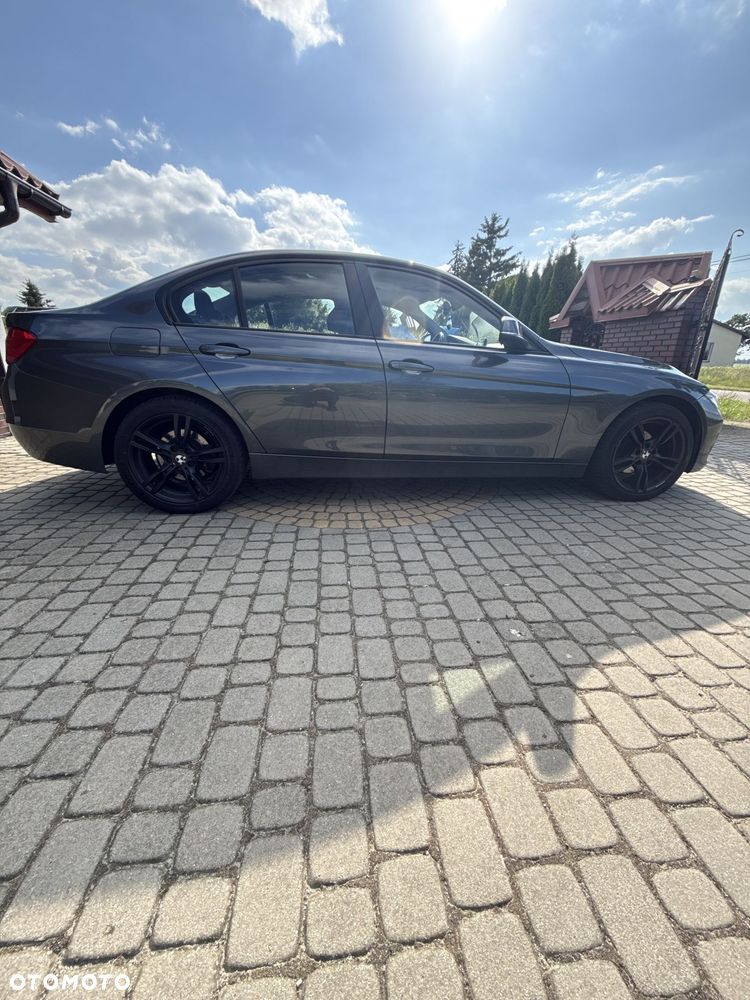 BMW Seria 3 318d - 8
