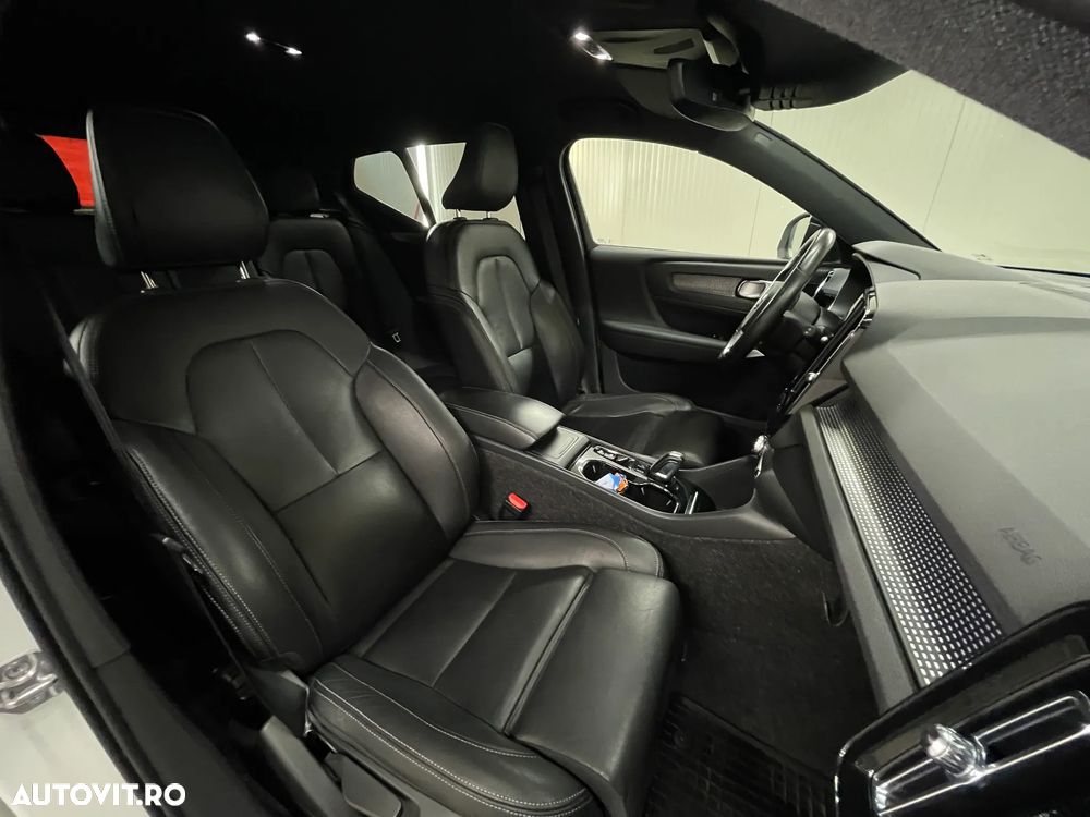 Volvo XC 40 B4 AT8 AWD Mild Hybrid R-Design - 11