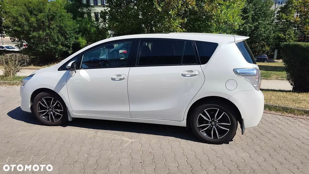 Toyota Verso 2.0 D-4D Prestige - 2