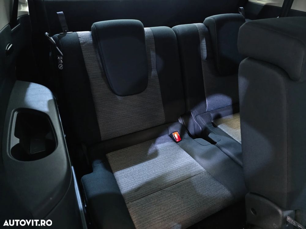 Nissan X-Trail e4ORCE 7 locuri Acenta - 11