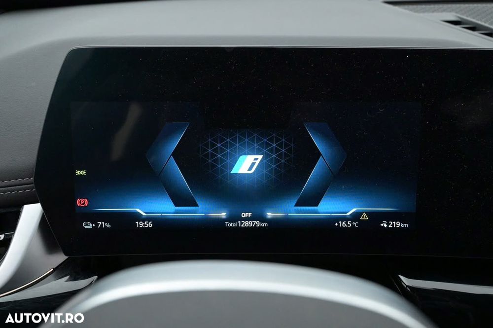 BMW iX1 xDrive30 M Sportpaket - 12