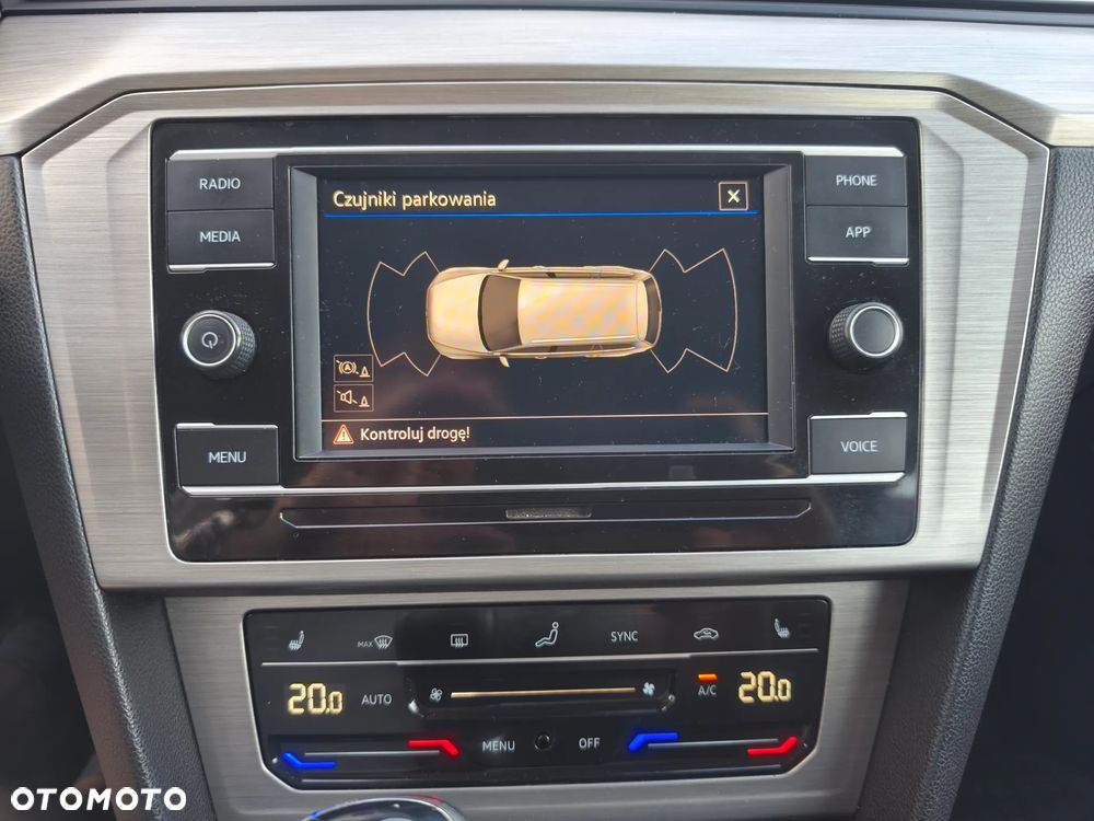 Volkswagen Passat - 15